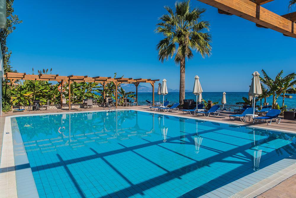 Foto Belussi Beach Hotel en Suites **** Kypseli