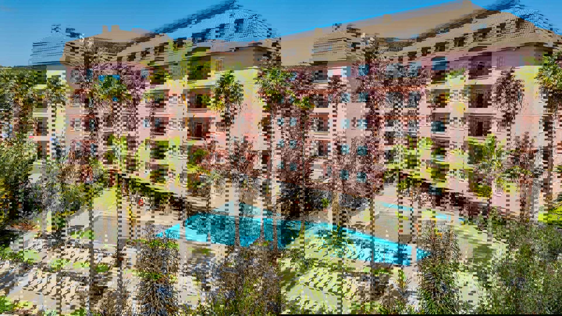 aqua-hotel-the-breeze
