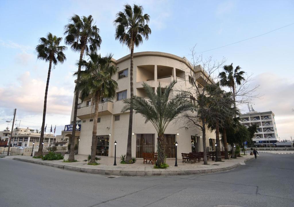 Foto Elysso ** Larnaca