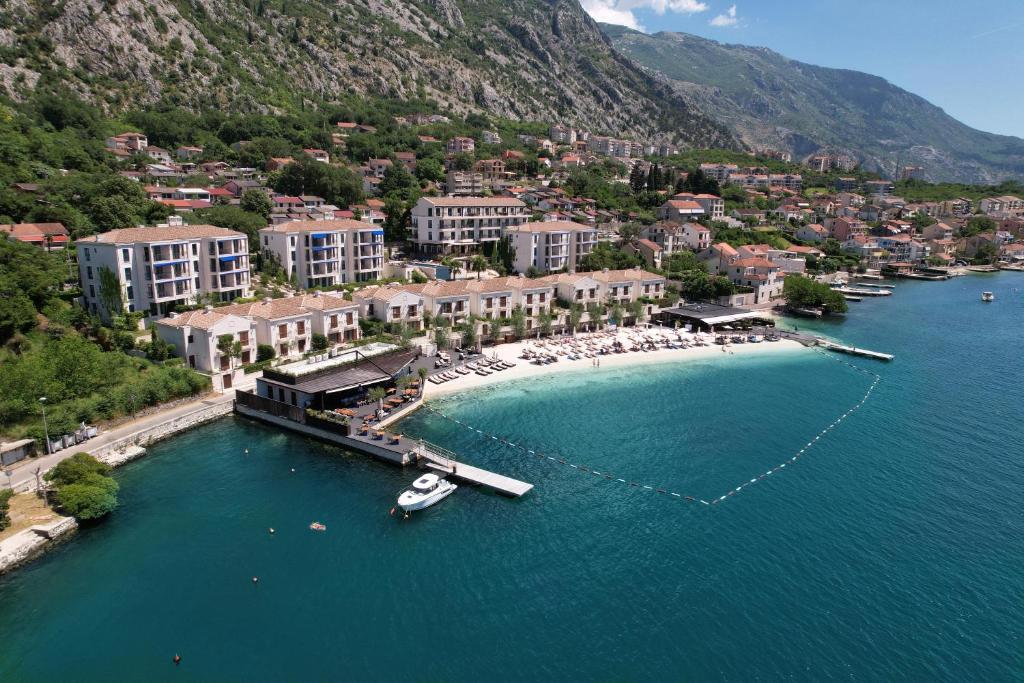 Foto Hotel HUMA Kotor Bay Hotel en Villas ***** Kotor