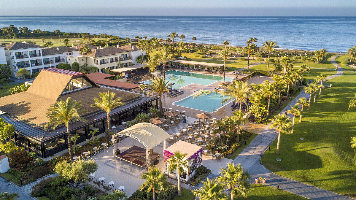 impressive-playa-granada-golf