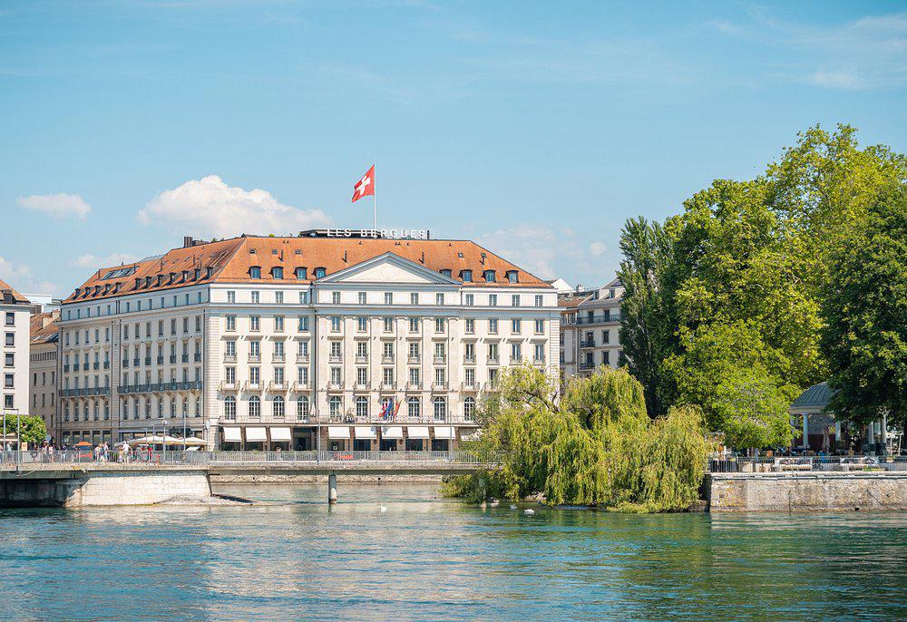 Four Seasons Des Bergues.