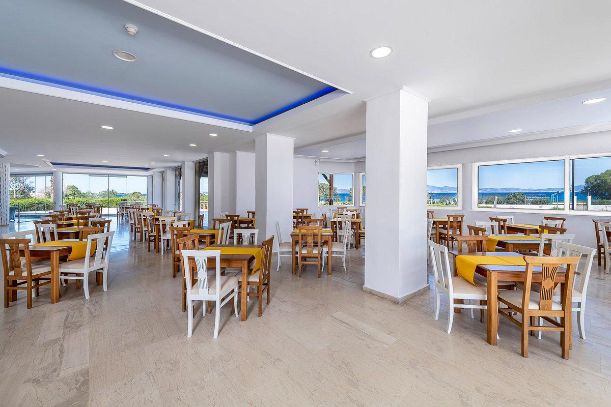 hotel-tui-suneo-niriides-beach