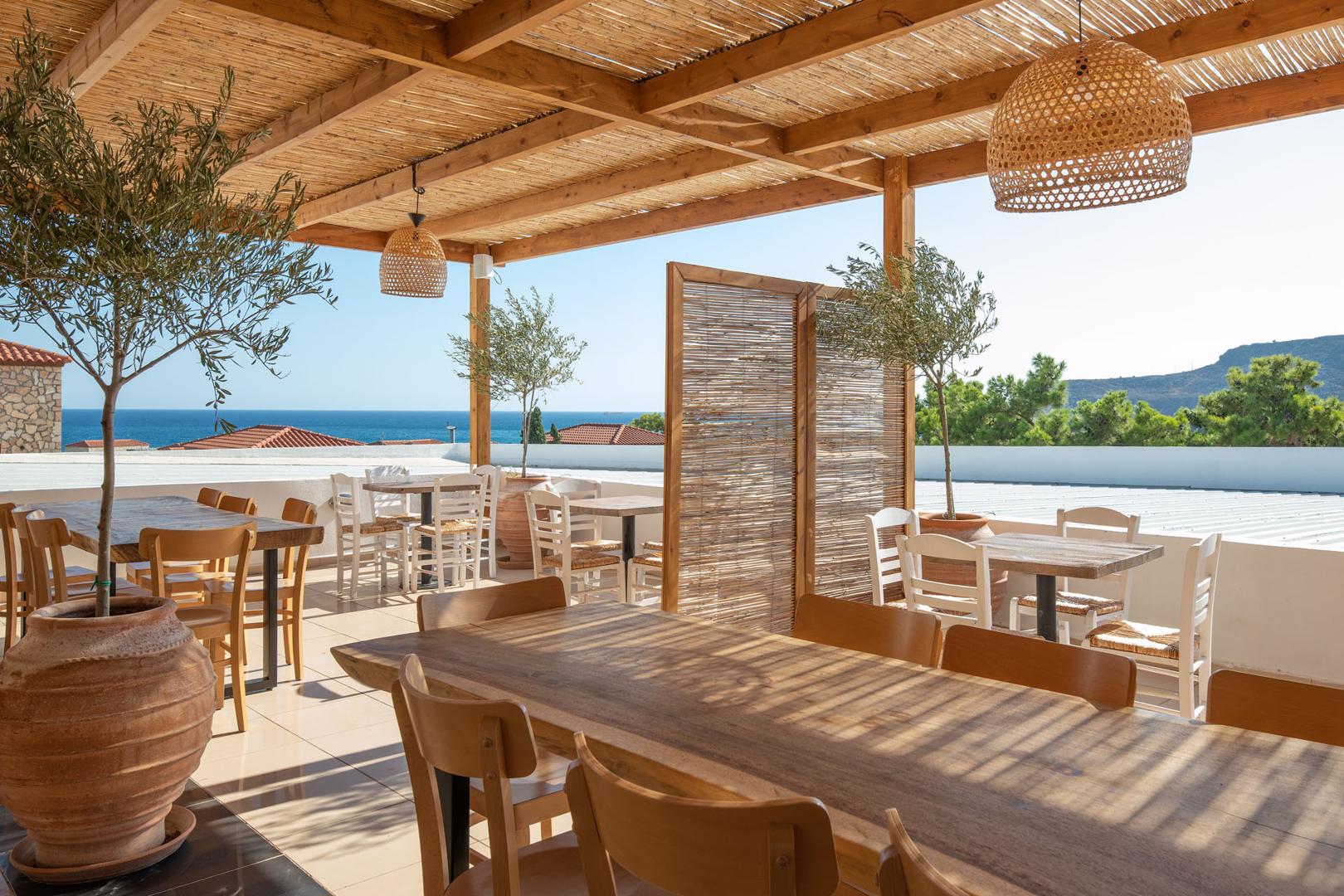 Costa Lindia Beach Resort