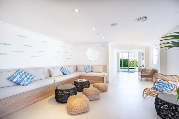 FERGUS Style Carema Beach