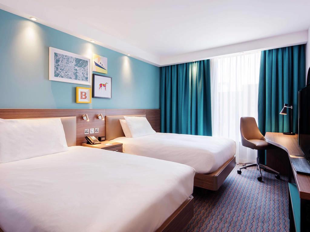 Hampton Inn Belfast City
