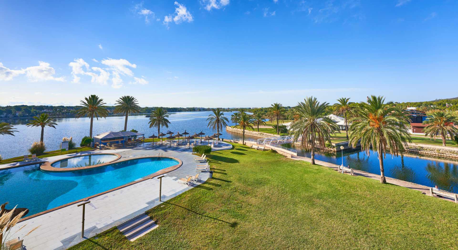 bluebay-bellevue-club