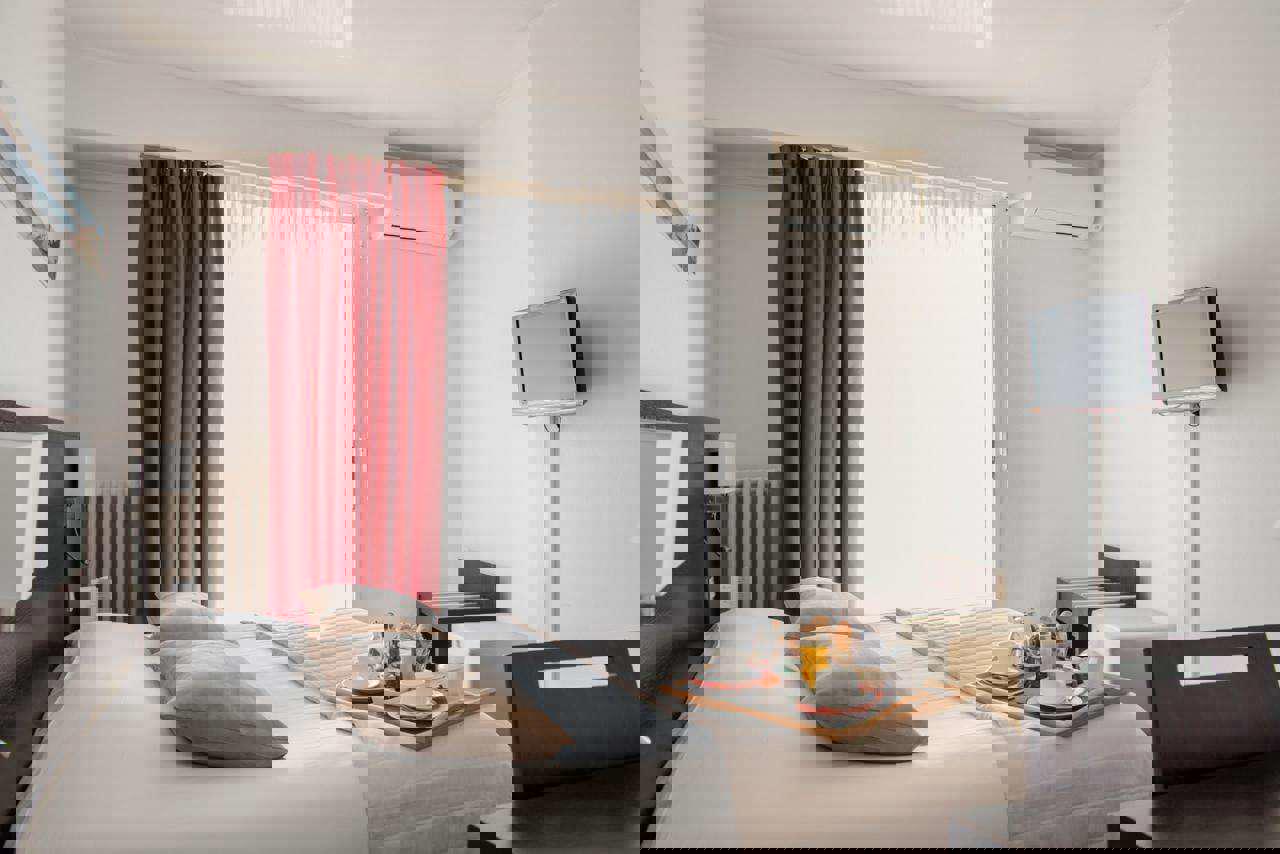 2243911-8215