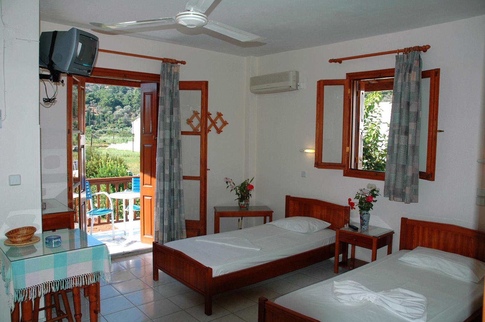 blue-sea-rooms-and-studios