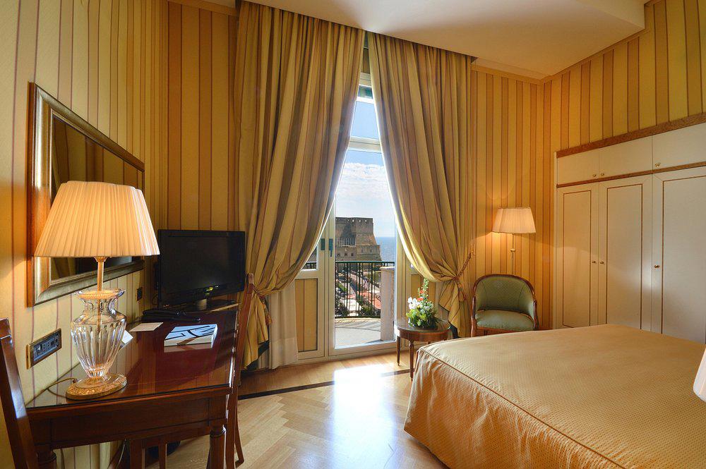 grand-vesuvio-naples