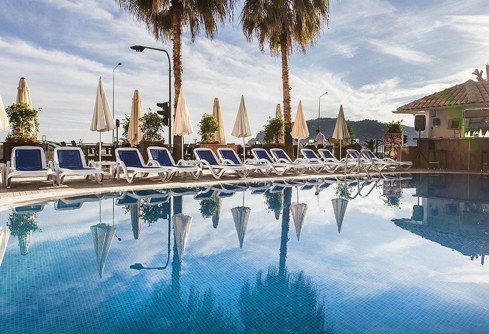 parador-beach