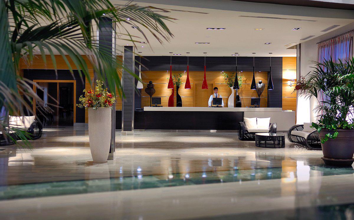 Elba Carlota Beach And Convention