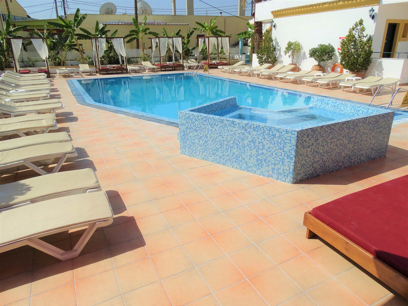 Foto Oasis Beach Club *** Kavos