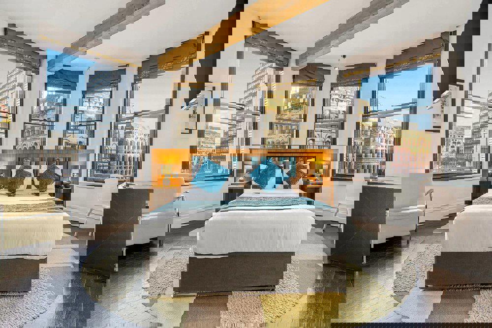 Roomzzz Manchester City