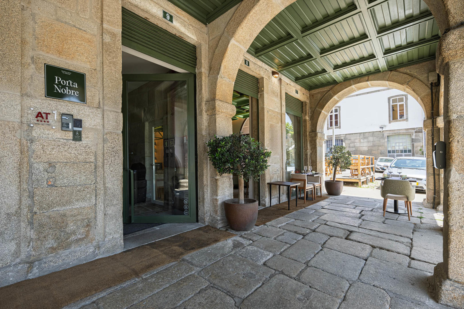 porta-nobre-boutique-by-aspasios