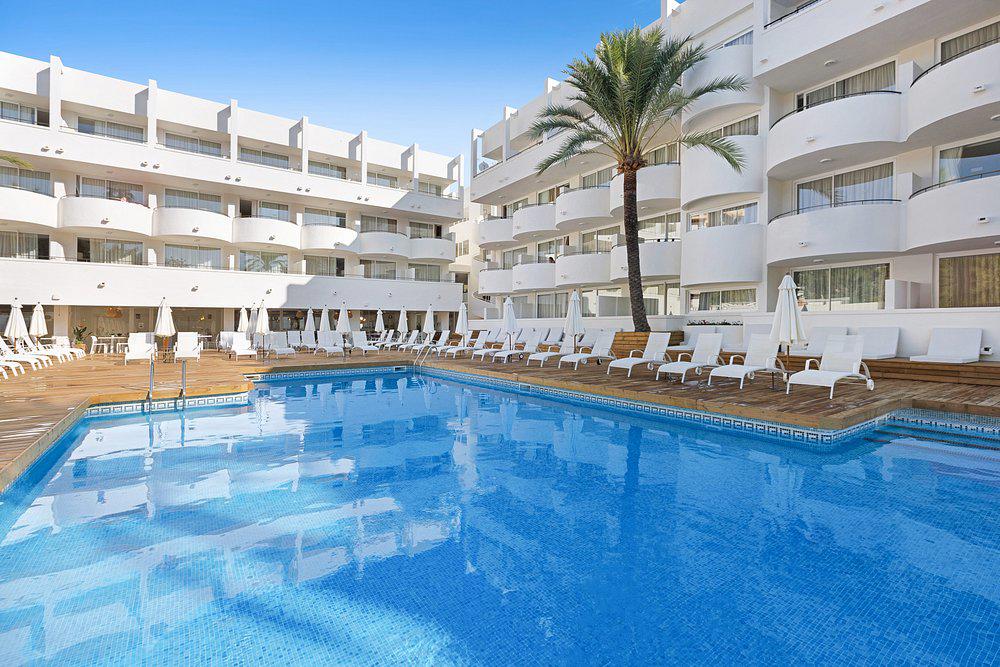 Palmanova Beach Apartments by TRH