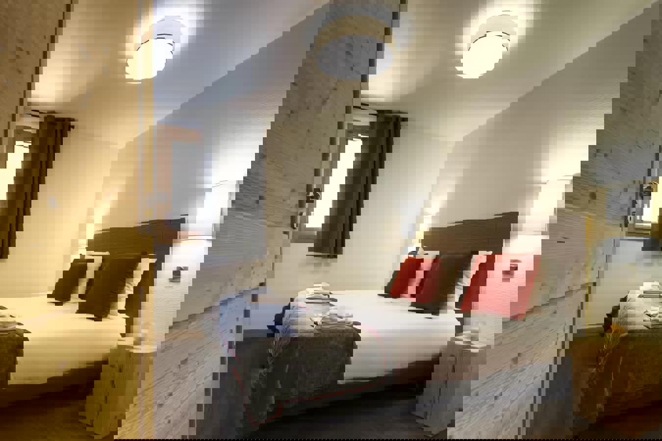 2243911-457061
