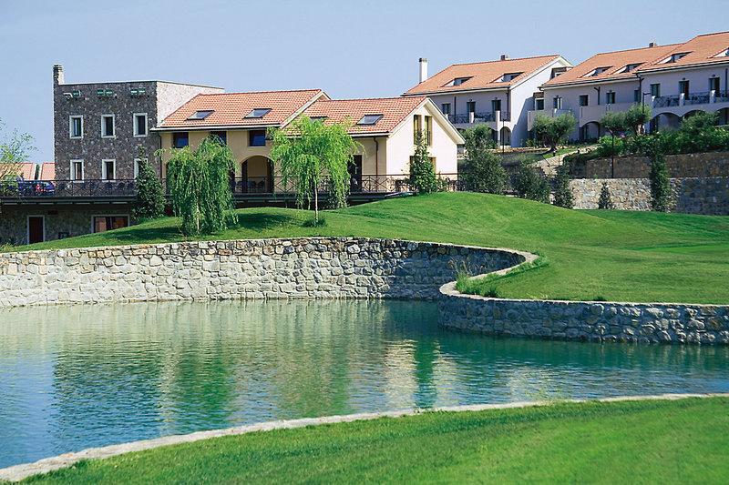 Residence Castellaro Golf Resort