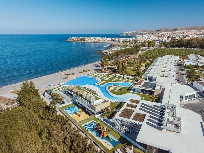 Foto Resort Cordial Santa Agueda en Perchel Beach Club ***** El Pajar