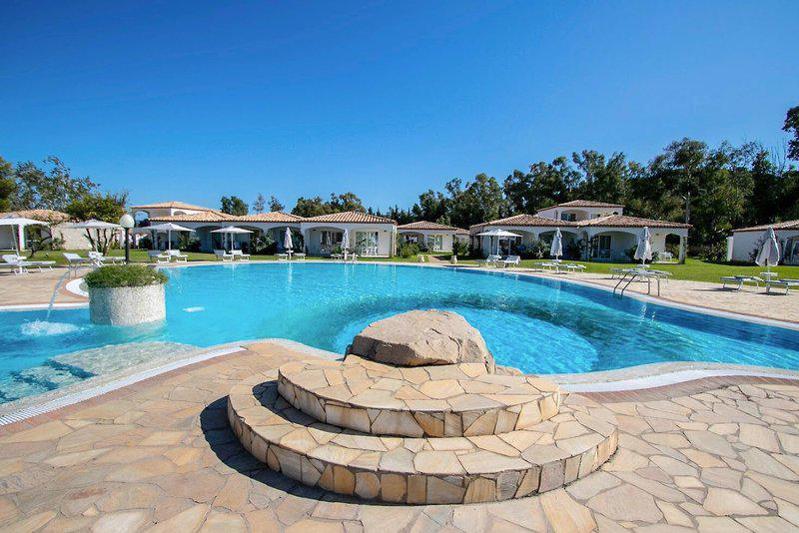 Limone Beach Resort