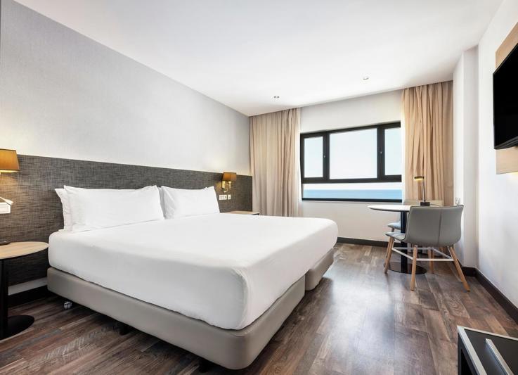 Cadiz Paseo del Mar Affiliated by Melia