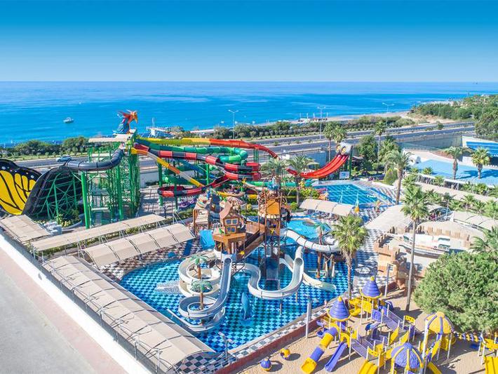 Crystal Admiral Resort Suites en Spa