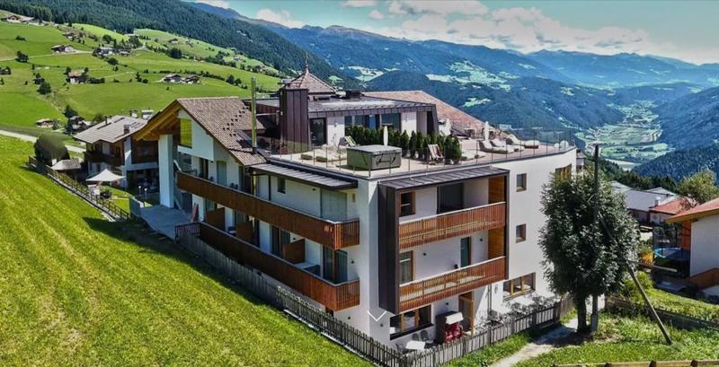 Kristall Hotel