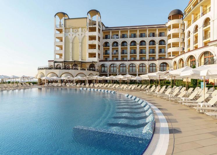 Alua Helios Bay