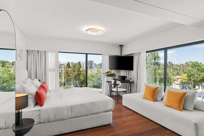 The Athenaeum Luxury Hotel