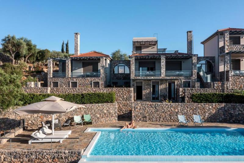 Searocks Exclusive Villas Resort