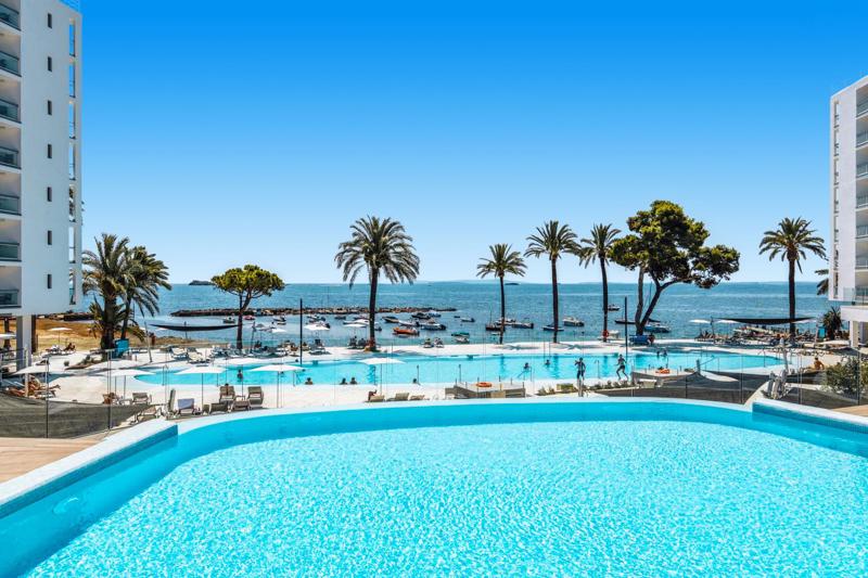 The Ibiza Twiins - Playa Den Bossa - Spanje