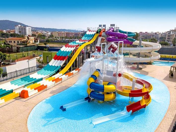Golden Taurus Aquapark Resort - Pineda De Mar - Spanje