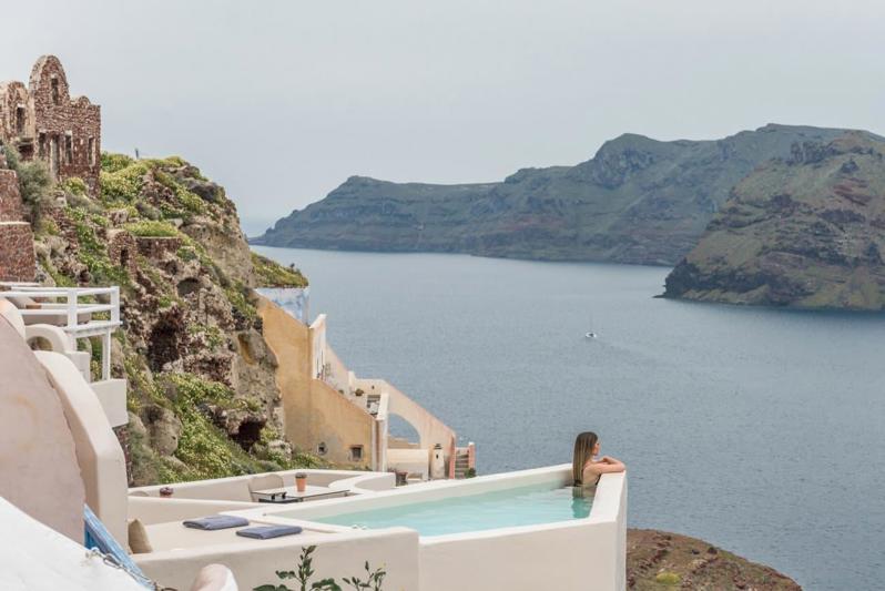Oia Castle Luxury Suites