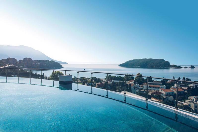 Foto Iberostar Waves Slavija ***** Budva