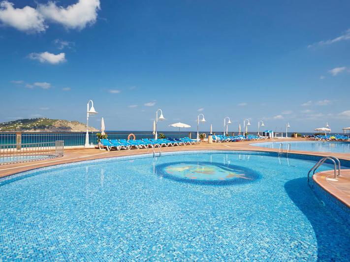 Invisa Hotel Club Cala Blanca - Es Figueral - Spanje