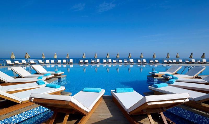 Foto The Royal Blue ***** Panormos