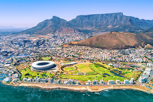Luchtfoto van Kaapstad in Zuid-Afrika met het stadion en Tafelberg
