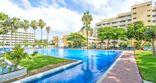 Zwembad BLUESEA Puerto Resort