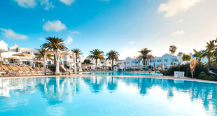 Zwembad van BLUESEA Corralejo Village