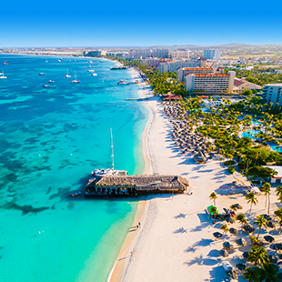 Het iconische Palm Beach in Aruba