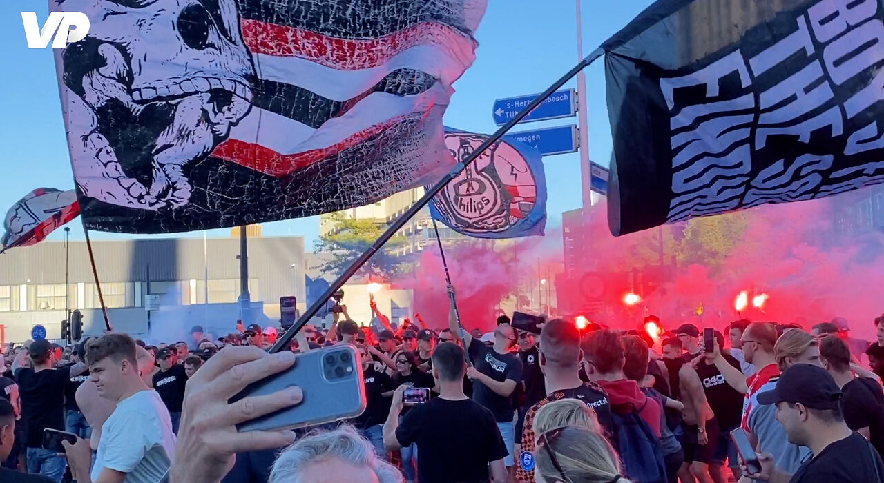 Thumbnail for article: PSV-fans zijn al begonnen aan warming-up en gaan los bij Philips Stadion