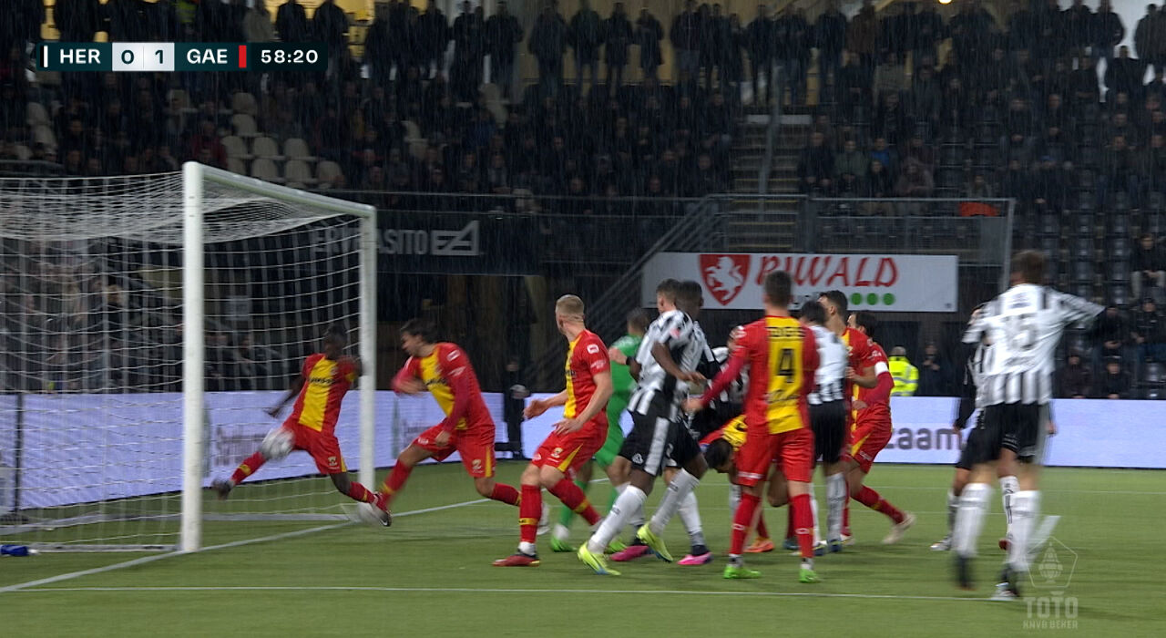 Thumbnail for article: Heracles voelt zich bestolen door niet gegeven goal in bekerduel met Go Ahead