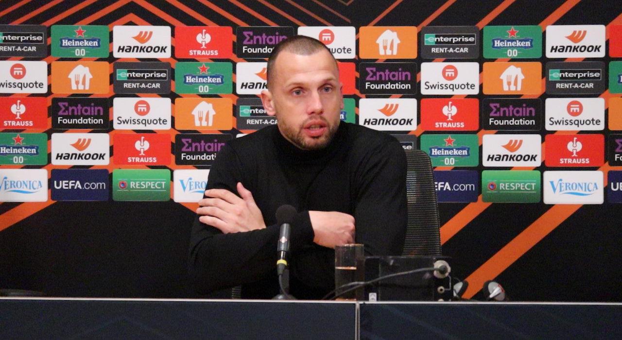 Thumbnail for article: Heitinga: 'Ajax heeft geluk gehad, mede dankzij heel goede keeper Rulli'