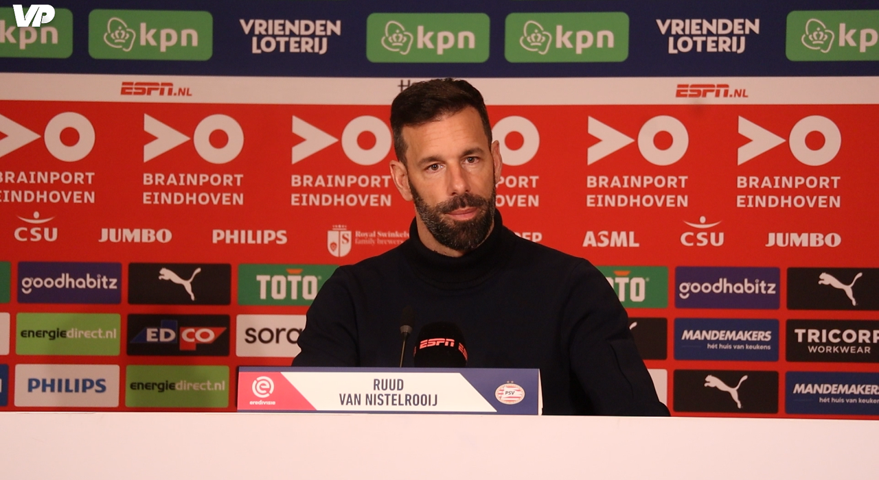 Thumbnail for article: Onbegrip in Eindhoven: Van Nistelrooij snapt niks van afgekeurde goal