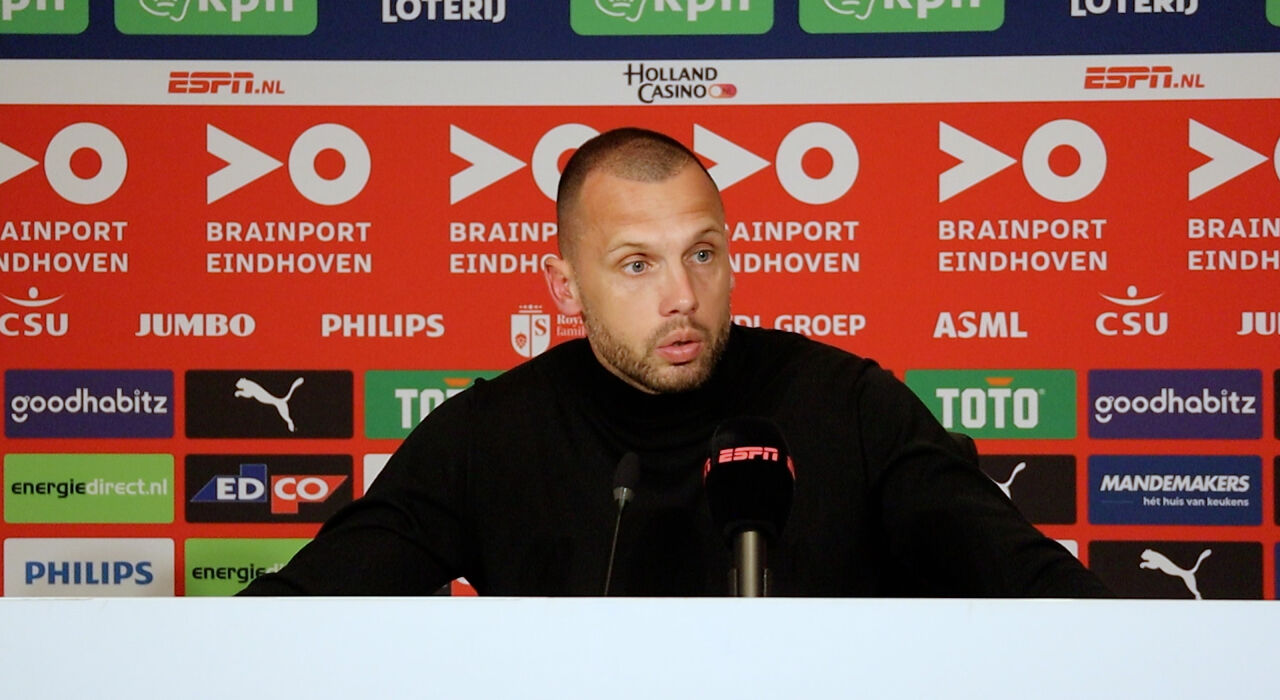 Thumbnail for article: Heitinga: 'Helaas een tussenjaar, maar daar kan Ajax er niet te veel van hebben'