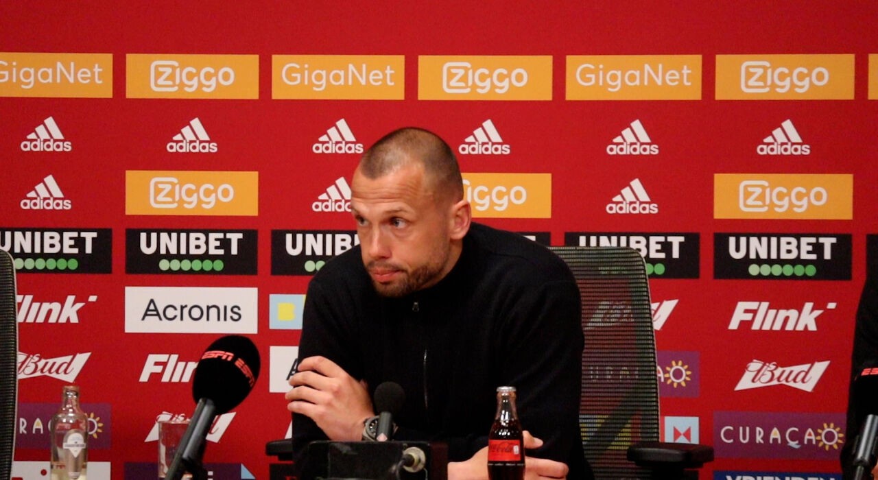 Thumbnail for article: Heitinga spreekt van 'keiharde realiteit': 'Ajax hoort in de Champions League'