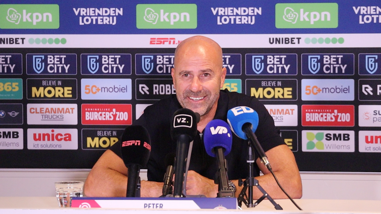 Thumbnail for article: Bosz lyrisch na PSV-debuut: 'Ik vraag me af: ken je alle namen wel?'