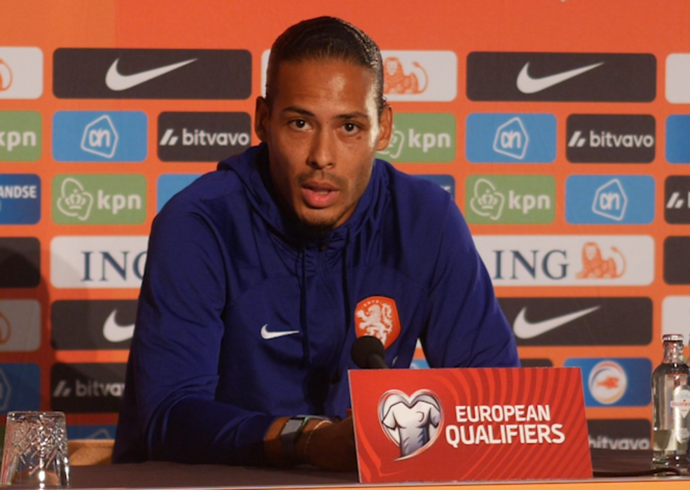 Thumbnail for article: Van Dijk gaat andere band dragen bij Oranje: 'Wij als groep willen dat"