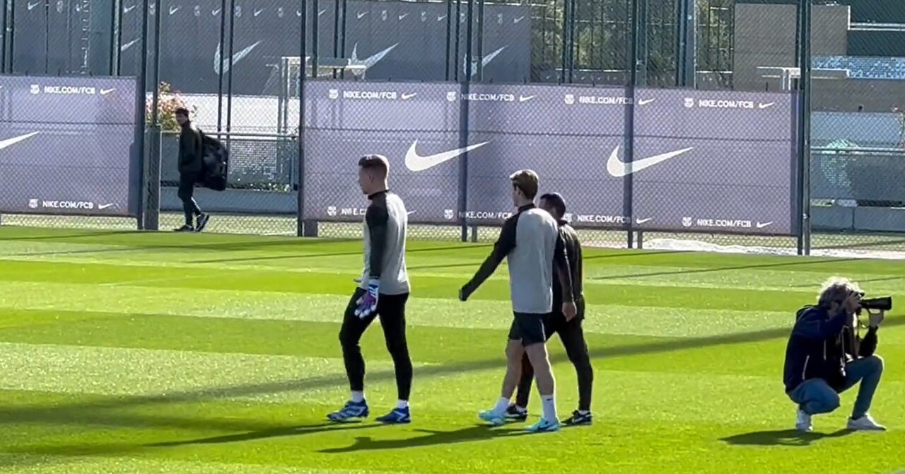 Thumbnail for article: Xavi krijgt meevaller voor Clásico: Frenkie en drie teamgenoten terug op training