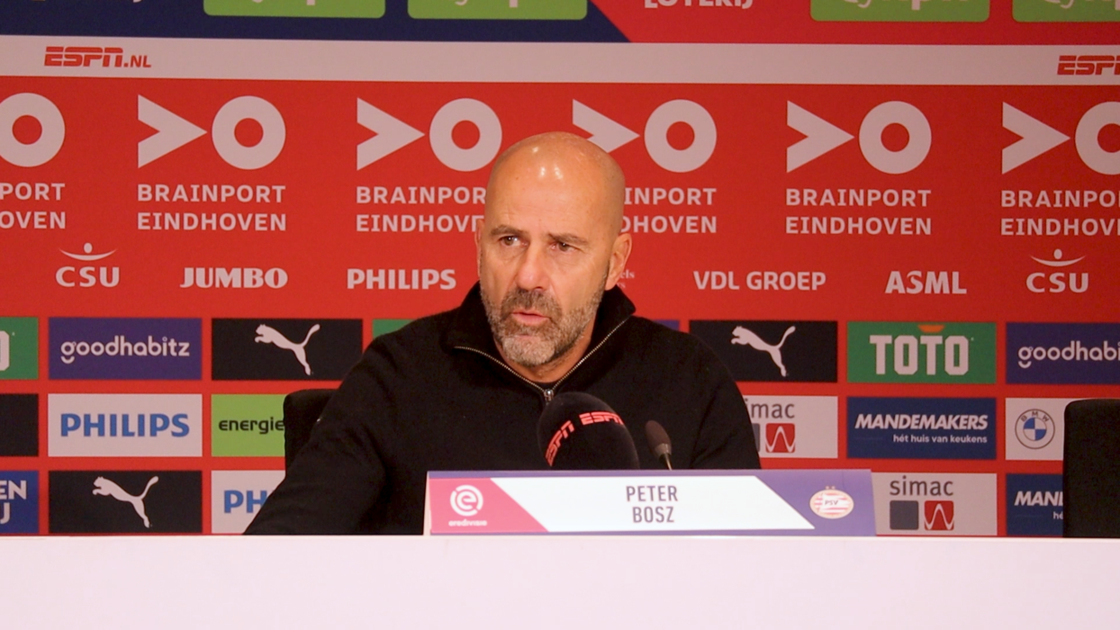 Thumbnail for article: Bosz wijst 'probleem' aan na PSV-zege op Ajax: "Dat was verschrikkelijk"